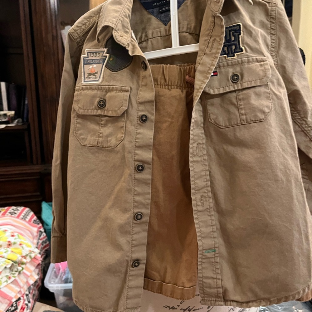 Tommy Hilfiger Tan Shirt Jacket Versatile Casual Outerwear and shorts